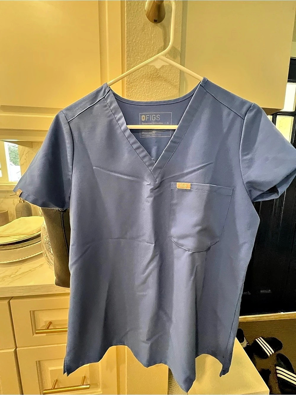 FIGS Casma Scrub Top Women'Small V-Neck Blue Small